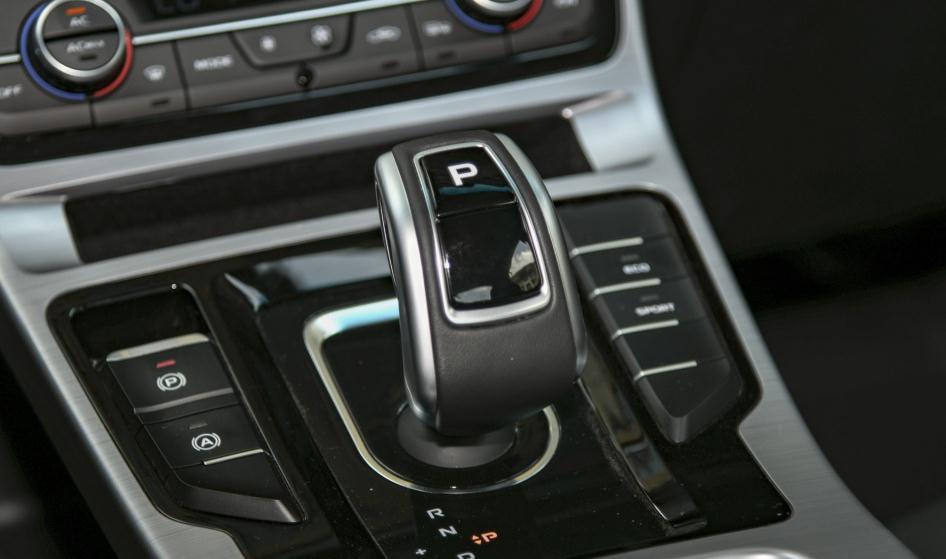 大众Polo@同是10万,吉利帝豪GL和大众Polo如何选?读完你就清楚了