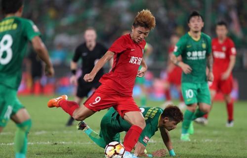 「山东鲁能」鲁能迎来锋线王牌？国足主力免费来投，佩莱不再无可取代