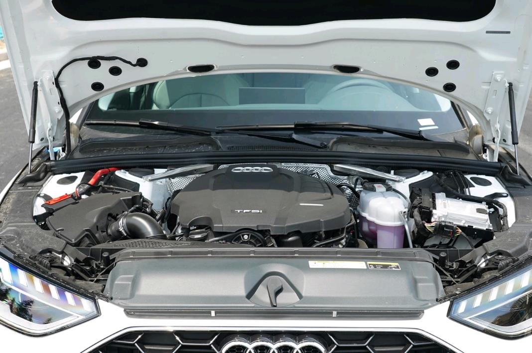 奥迪A4L@喜提2020款奥迪A4L，车主：油耗仅6.8L，分享2200公里用车感受