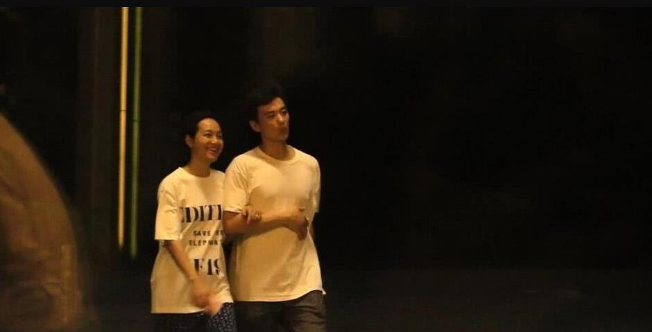 『朱丹』朱丹生病住院疑情况较严重，被女儿问何时恢复显无奈：妈妈也在问医生