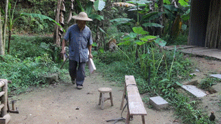 人民旅游|63岁的中国大爷做木匠活爆火！