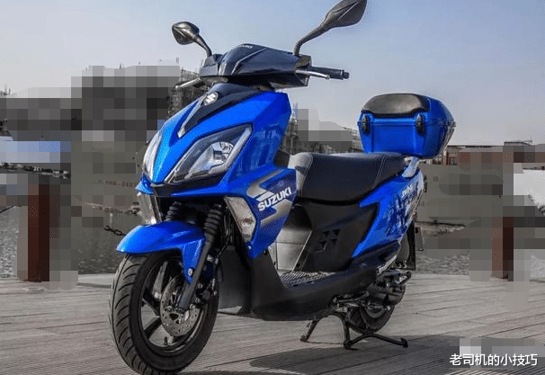 「铃木」铃木125级运动踏板,电喷发动机6.9kW,前轮碟刹,双油门线9380元