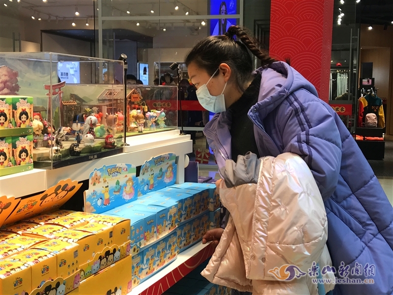 乐山新闻网 买买买！各式年货已“上线”