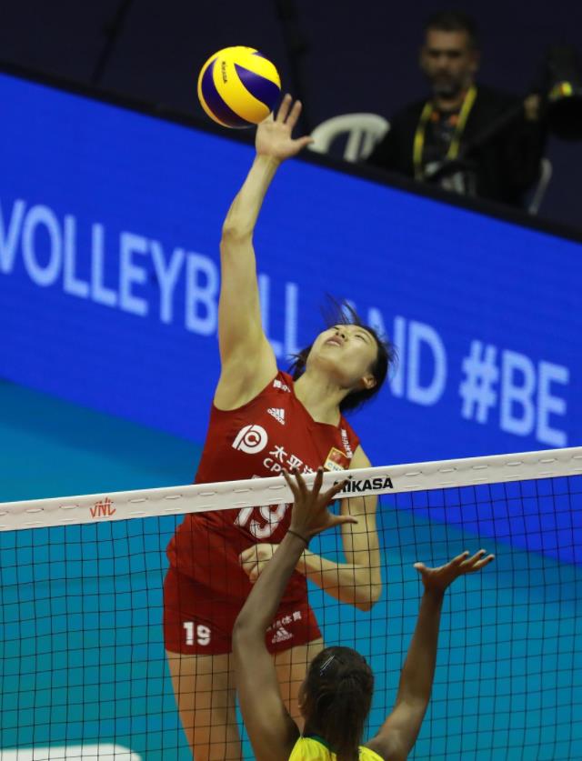 刘晏含@坚持九年遗憾收场？中国女排前队长与刘晏含PK胜算有几何