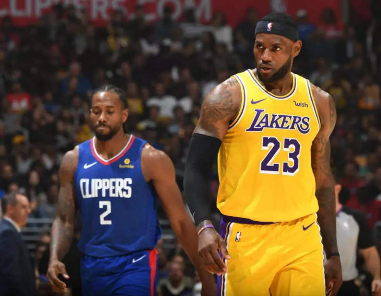 勒布朗·詹姆斯|仅一年!小卡走下神坛!从比肩詹姆斯到成为众矢之的,他做错了一件事