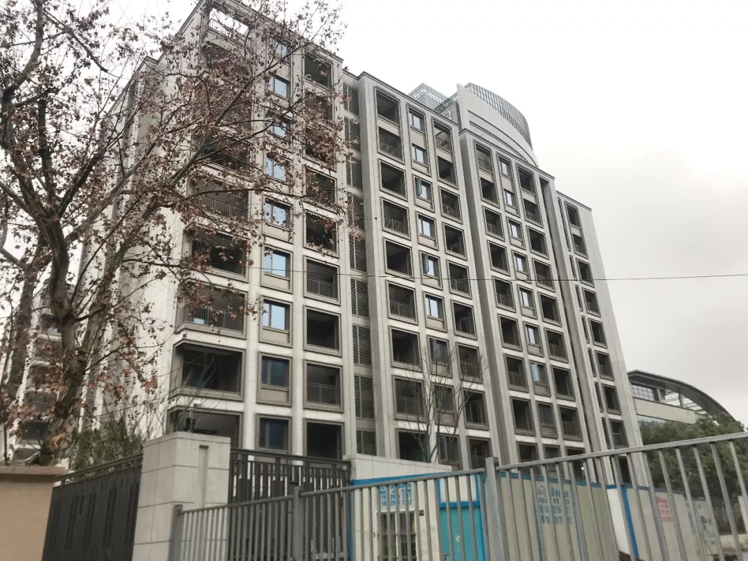 危房摇身变“豪宅”，每平贵5000元，有人酸了！