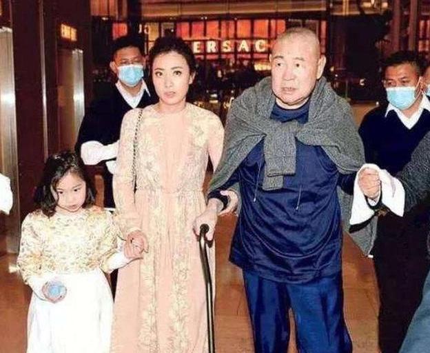 『英国』中国富豪套现500亿，关掉国内300家公司，全家移民逃往英国