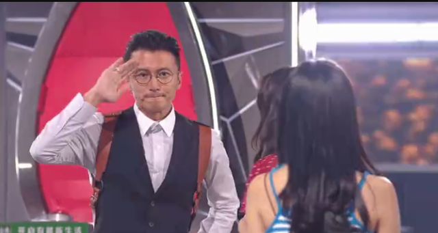 谢霆锋|《中国好声音》谢霆锋90度鞠躬长达10秒，只为留住学员，举止暖心