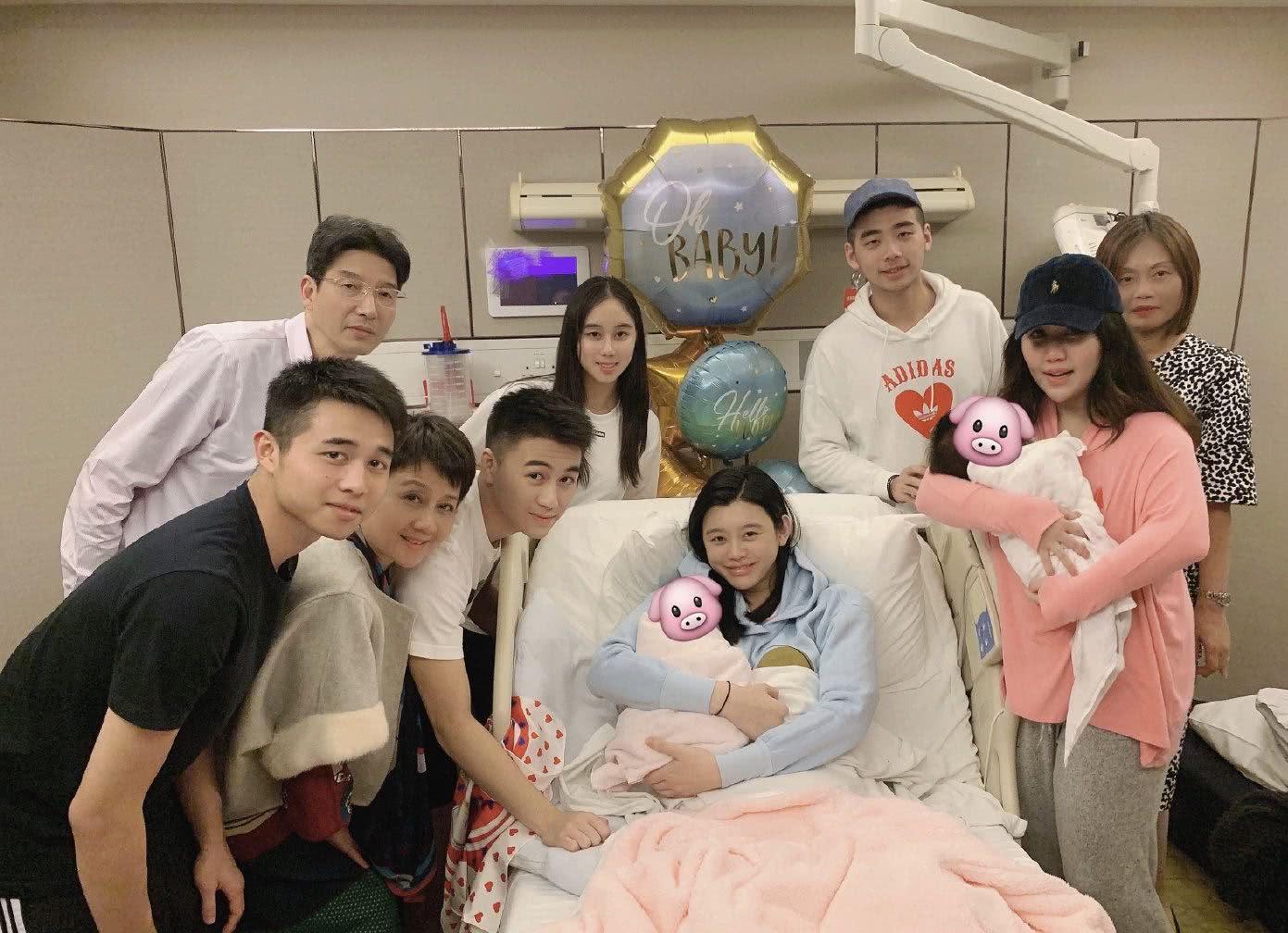 奚梦瑶@赌王离世追悼文有玄机，三房四房太太地位不高，奚梦瑶母凭子贵