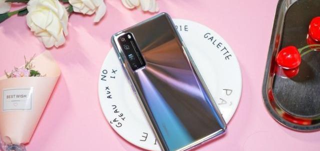 小米科技|价格3000左右入手5G手机,考虑华为和小米品牌,有什么机型推荐?