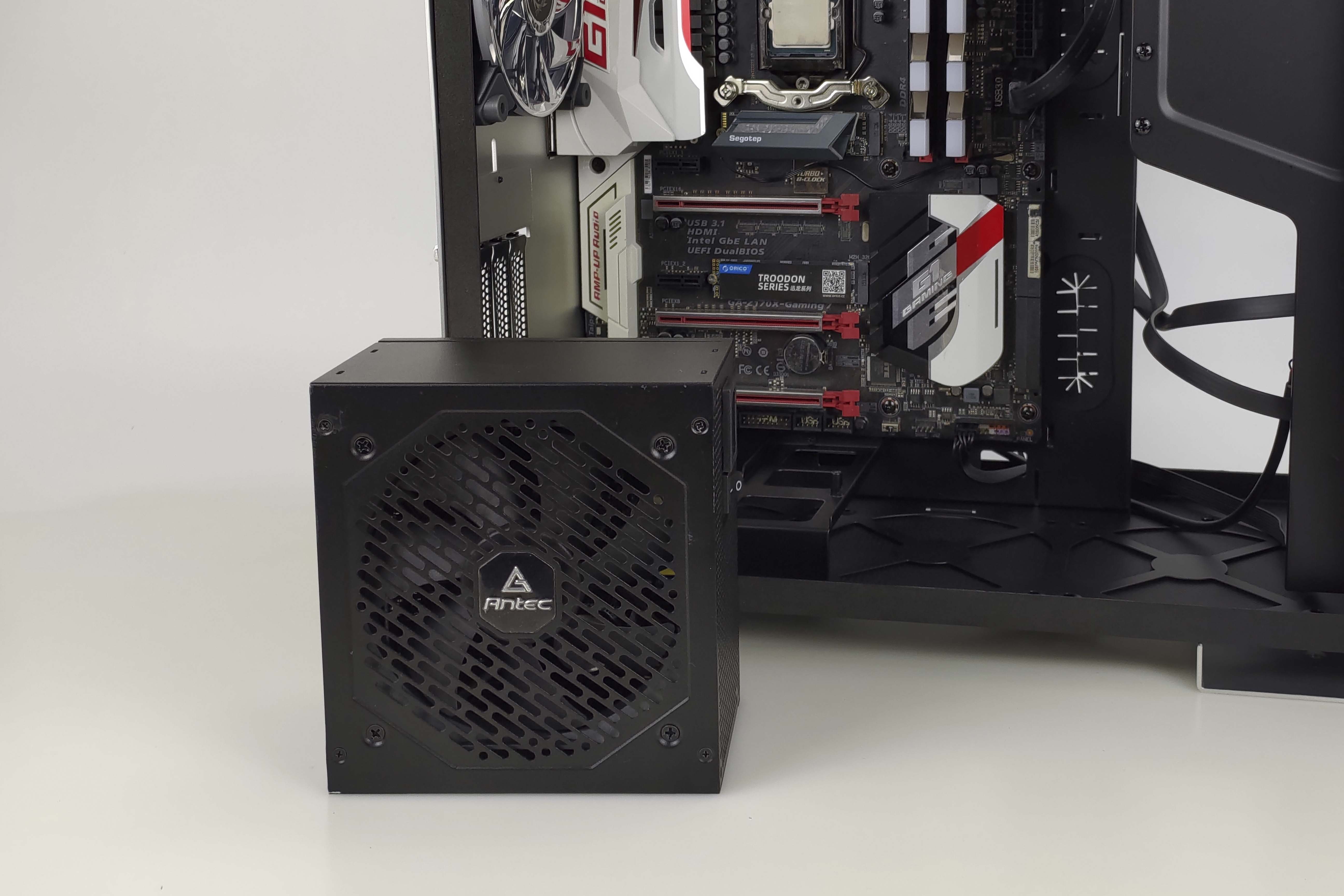 苹果|为了黑苹果初尝A家甜品卡——技嘉RX5600XT GAMING OC开箱简测