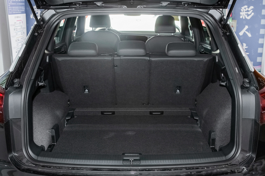 SUV■大众也放弃了尊严！从19万跌到13.5万，油耗才6.8，差点取代CRV
