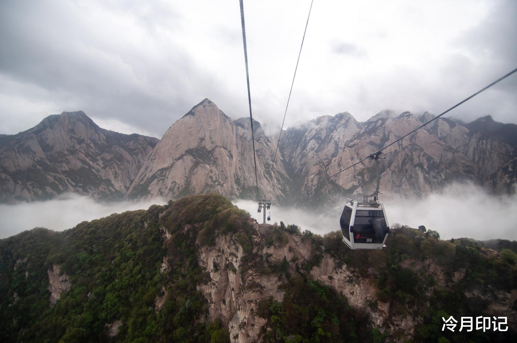 华山|它是中华十大名山之一，被誉为“奇险天下第一山”，山川十分秀美