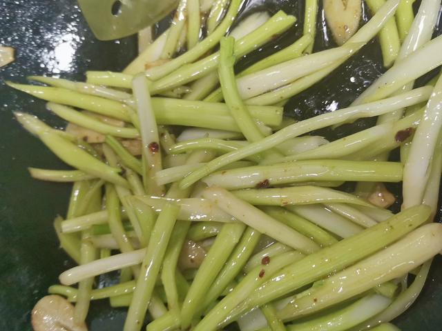 青菜|暑假减肥就得吃这菜,闺蜜身高1米7,体重不过百,吃一个月瘦得快