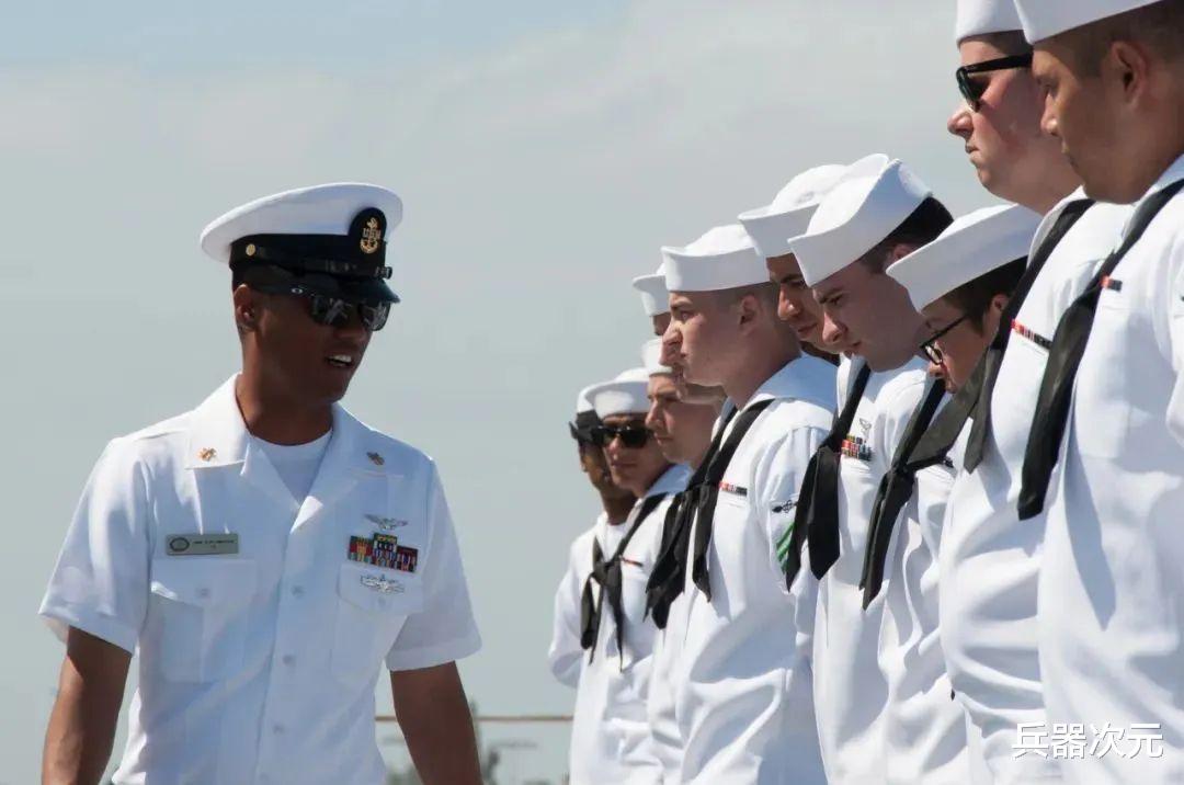 #国家#10名航母舰长逼宫，五角大楼被迫妥协，美国海军怒火终于爆发了