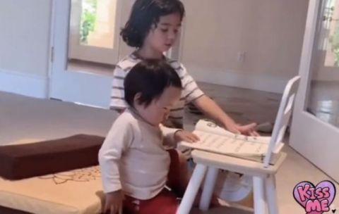 张纪中|张纪中结婚证曝光，公开与杜星霖恩爱照，首认6岁混血儿子系合法所生