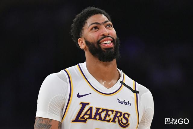 『湖人队』湖人迎3消息！詹姆斯做出决定，小卡开口发泄，戴维斯珍妮结婚？