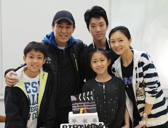 张艺谋|一婚娶初中同学，二婚妻子小31岁，现任20不到就为他生了儿子