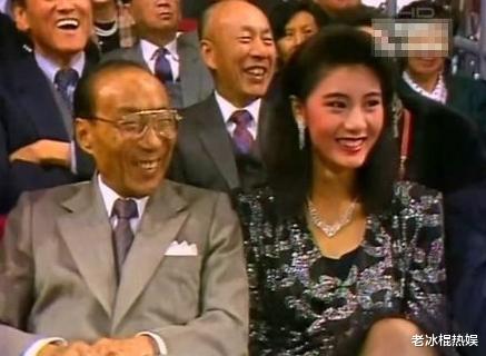 李嘉欣|1989年跨年夜,李嘉诚带18岁李嘉欣回家过夜,次日原配就死在家中