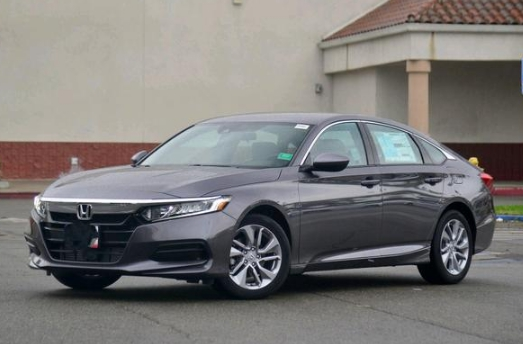 本田雅阁|开十代雅阁都是什么人？