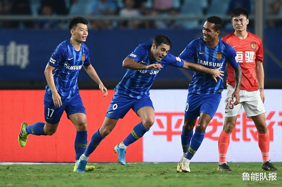 中超：怒了！名记炮轰中超迟迟不开赛：拿鸡毛当令箭，与利益交割有关系