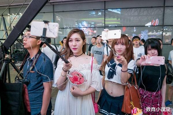 「」大学“满意度”最高的4个专业，学习轻松不说，毕业就能拿高薪