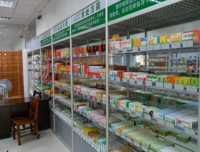 lv■药房有种“很不起眼”的眼霜，用完眼袋细纹全没了，效果不输兰蔻