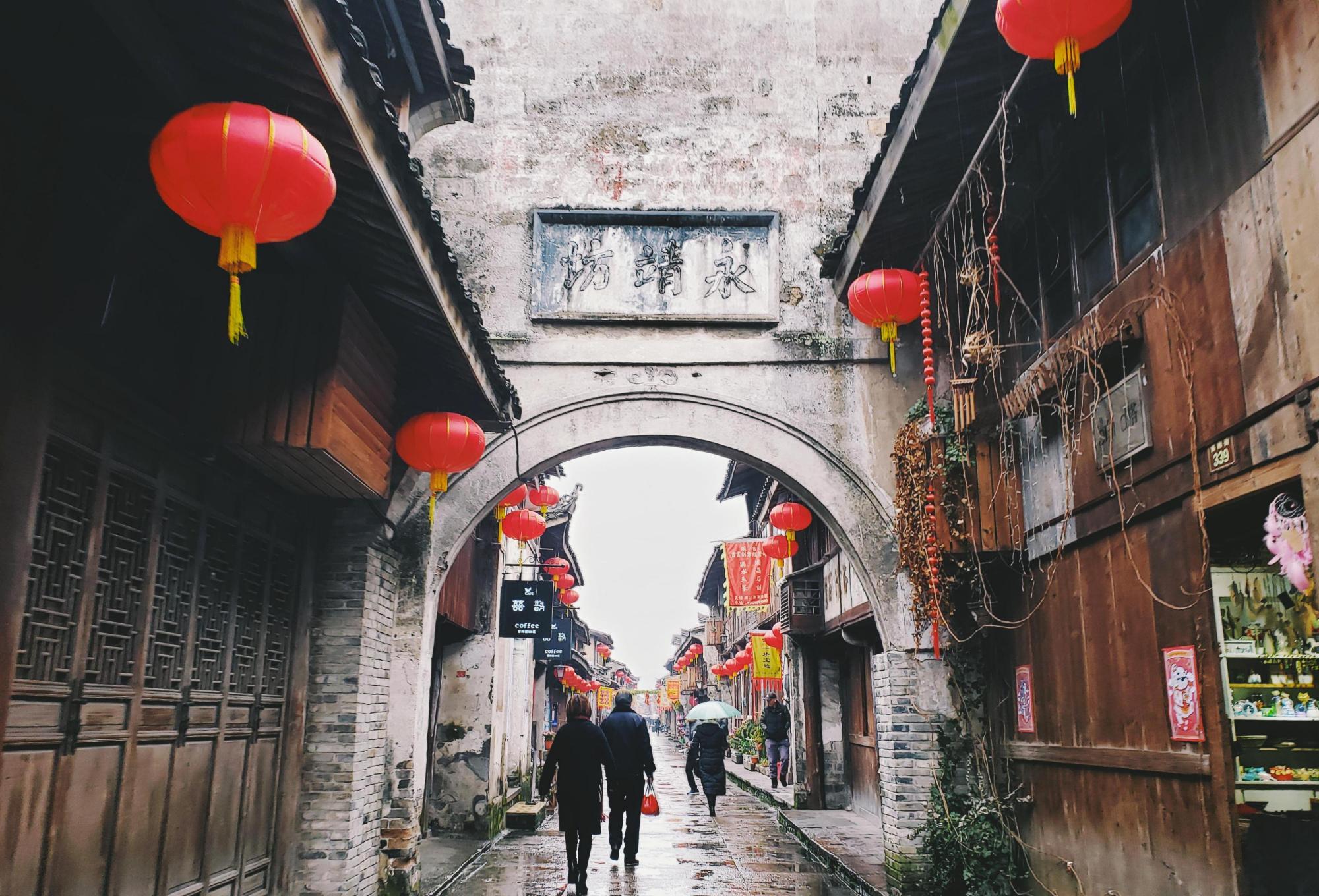 草原天路|中国超良心的古城，城里大部分景点免费开放，但游客却很少