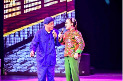 王金龙|凭借老婆出名后，却变心抛妻弃子，今前妻又美又火他却被遗忘！