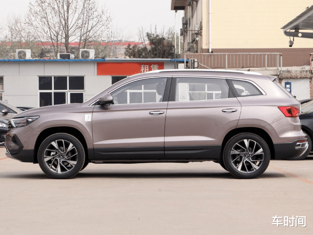 SUV|大众“换标”又成功了！10.68万起，比H6大一圈，一箱油900KM