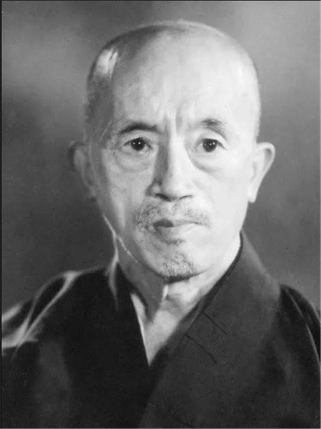 『海灯法师』海灯法师，77岁当众示范“二指禅”，一个骗了国人的少林寺高手？