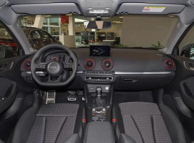 #思域#今年这是怎么了，奥迪才卖14.6万，这还买什么思域帕萨特！