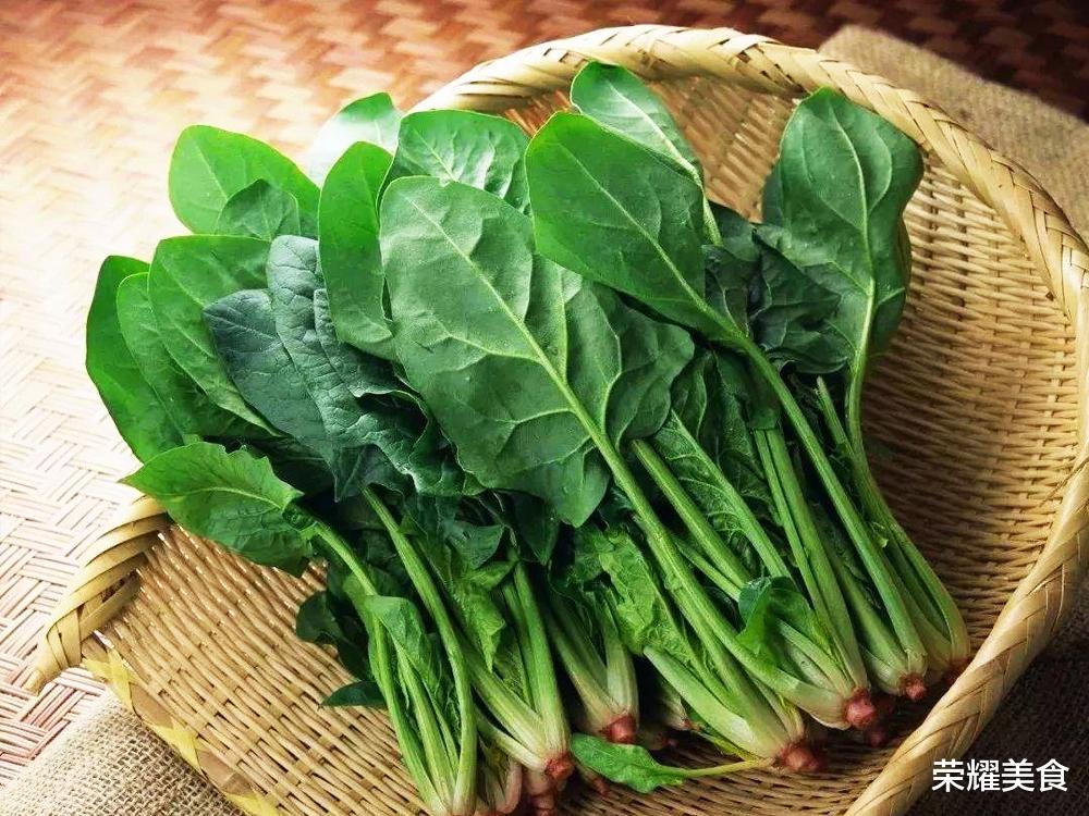 香椿▲春天不可错过的9种食材，味鲜营养高，现在不吃，更待何时？