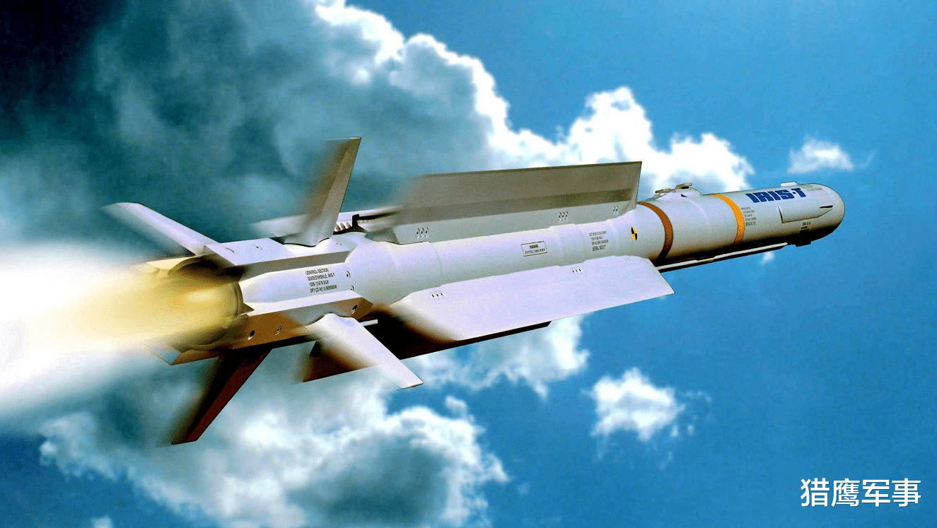 核动力航母▲美军终于说实话了！击沉核动力航母的壮举，世界只有这两国能完成