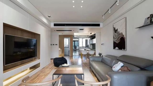 @隐藏式电视柜将电视机挂置起来，这个100m2的家有点6啊~