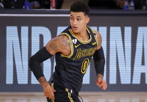 湖人队|噩耗！41分悍将休赛期恐主动离开湖人，名记称詹皇小弟自尊心太强