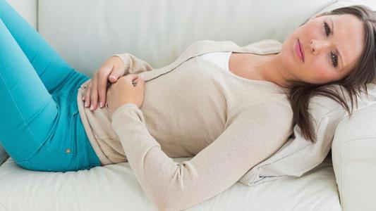 卵巢早衰▲月经量少的女性要远离四类食物，否则会越来越少，当心卵巢早衰