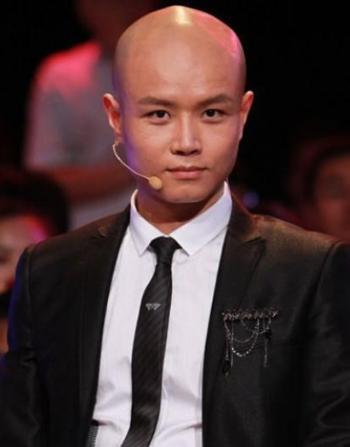 乐嘉|从金牌主持沦落到街头商演，如今出家为僧，45岁乐嘉做错了什么？