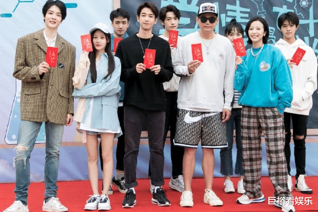 周雨彤|周雨彤又一新剧即将开机，高能剧情太满意，男主颜值完胜龚俊！