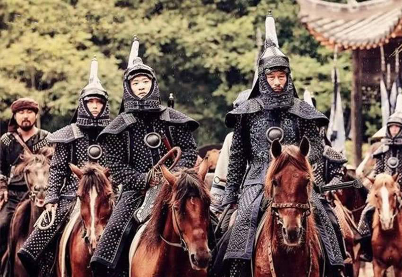 【清军】清朝灭亡后，100万残余清军去哪了？其中一支直到1987年才被发现