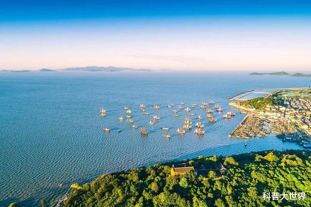 |蒙古国有个淡水湖，超过我国所有淡水湖总水量，蒙古海军驻扎于此