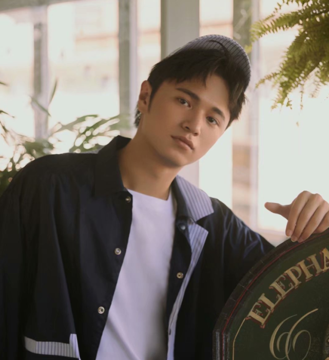 剑仙|野王回归首秀，半个圈子的主播都来捧场，王思聪都要为他刷下5万豪礼