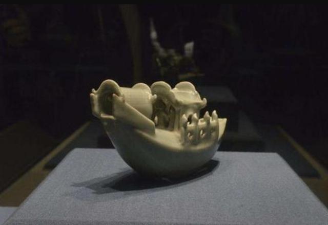 女孩|当初17岁小女孩发现“小船”，主动上交获68元奖励，如今价值千万