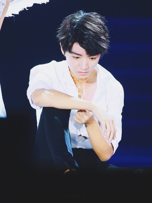 「王一博」宋茜被逼公开道歉，王一博怒发微博，又暴露了娱乐圈一可怕事实！