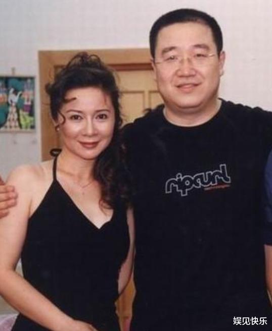 「蔡明」蔡明藏了33年的儿子近照曝光，长成这模样，难怪蔡明不愿公开他
