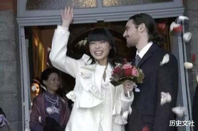 10年前嫁給查爾斯王子的中國姑娘李然，現在生活得怎麼樣？-圖4