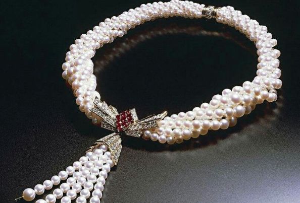 占卜|占卜：选一款珍珠项链，测出你在哪些方面最令异性着迷！