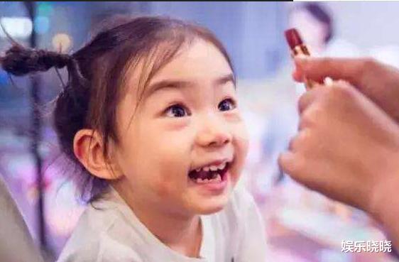 #戚薇#戚薇的女儿，杨幂的女儿，她的女儿: 全网在等你长大