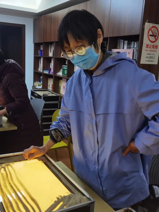 上海徐汇 居民好评不断，红色沙画活学“四史”！