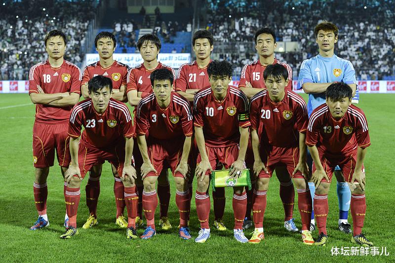 「国足」噩耗！又一位足球巨星离开了，曾淘汰国足！再见，永远的亚洲足球先生